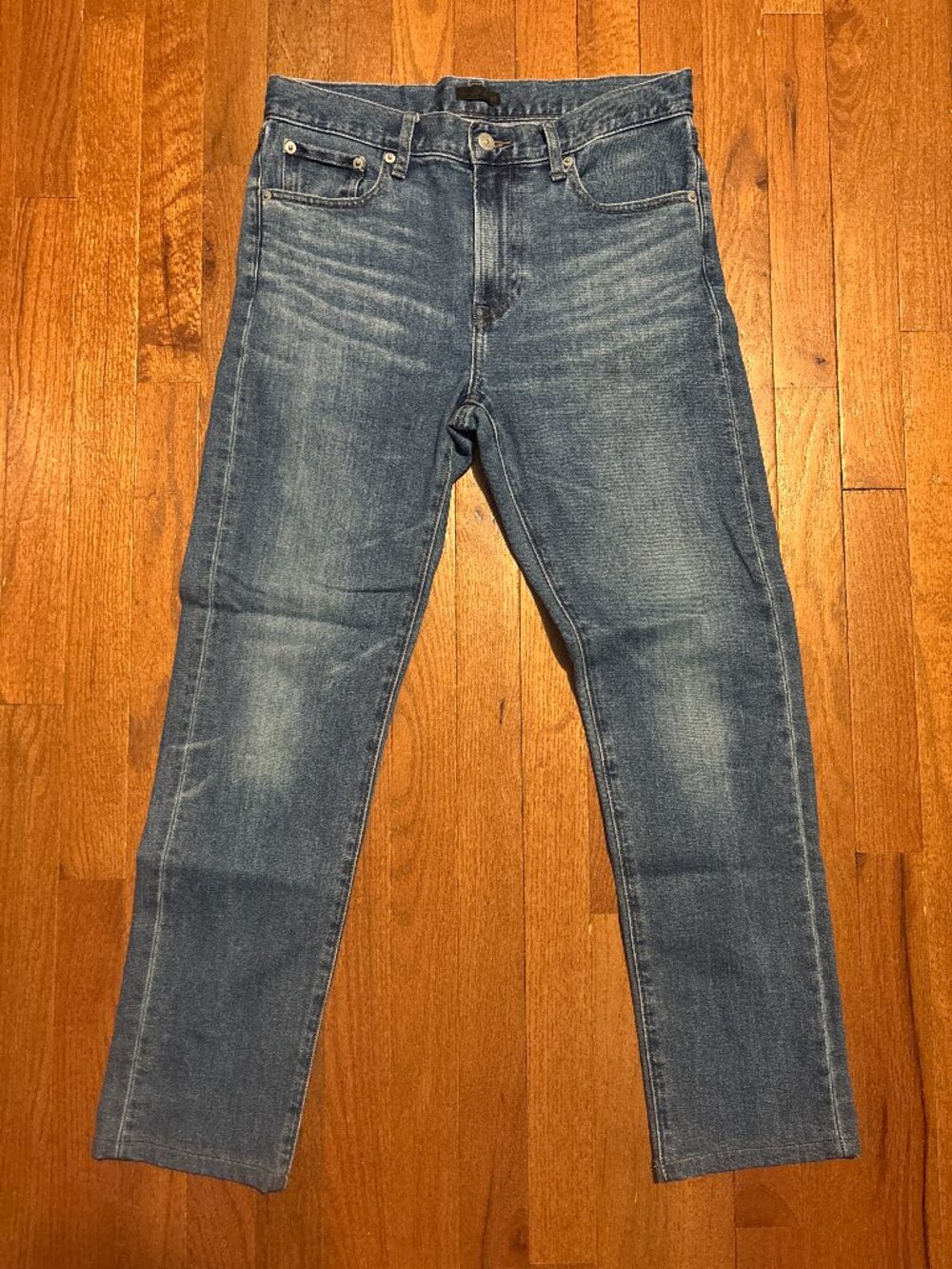 Uniqlo Slim jeans men 29 waist x 28 length Light Medium wash in Great condition!